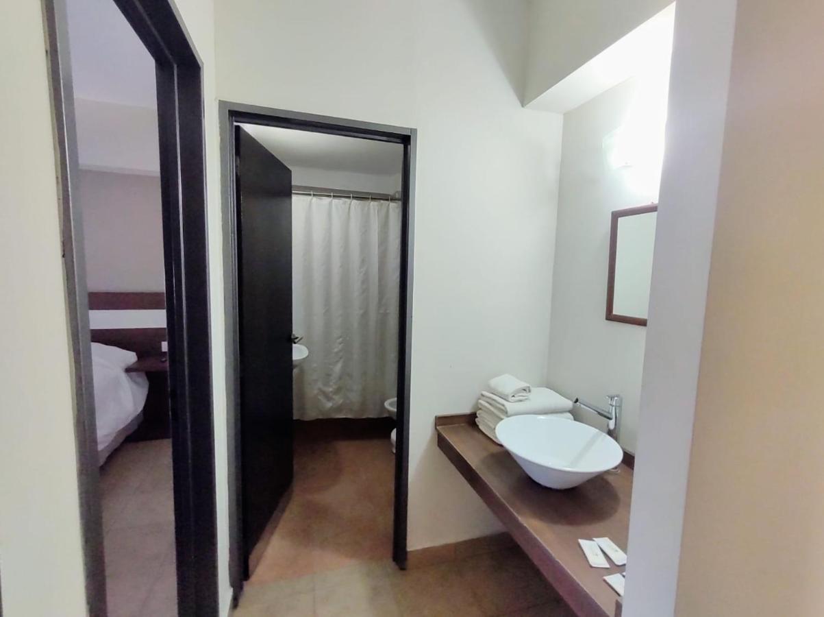 Urquiza Suites Salta Esterno foto
